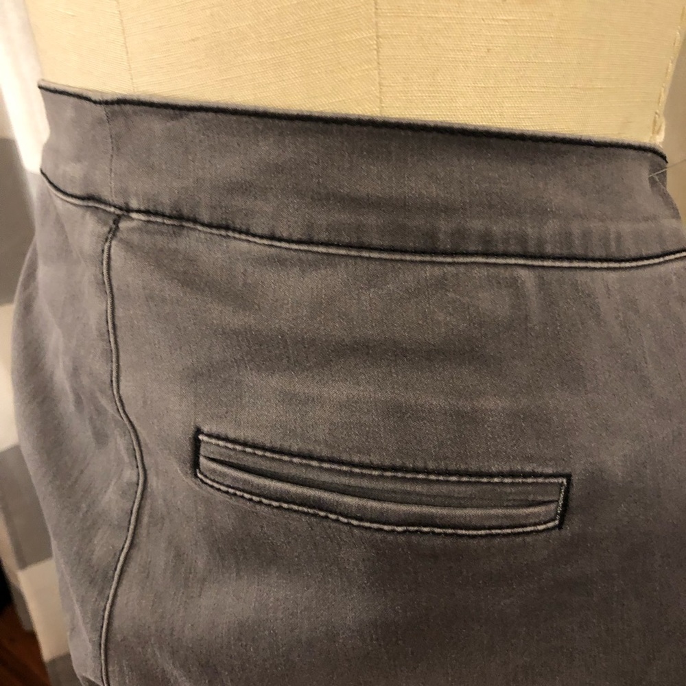 Delia’s straight leg Rock star pants with stitching detail on sides gray - Picture 8 of 9